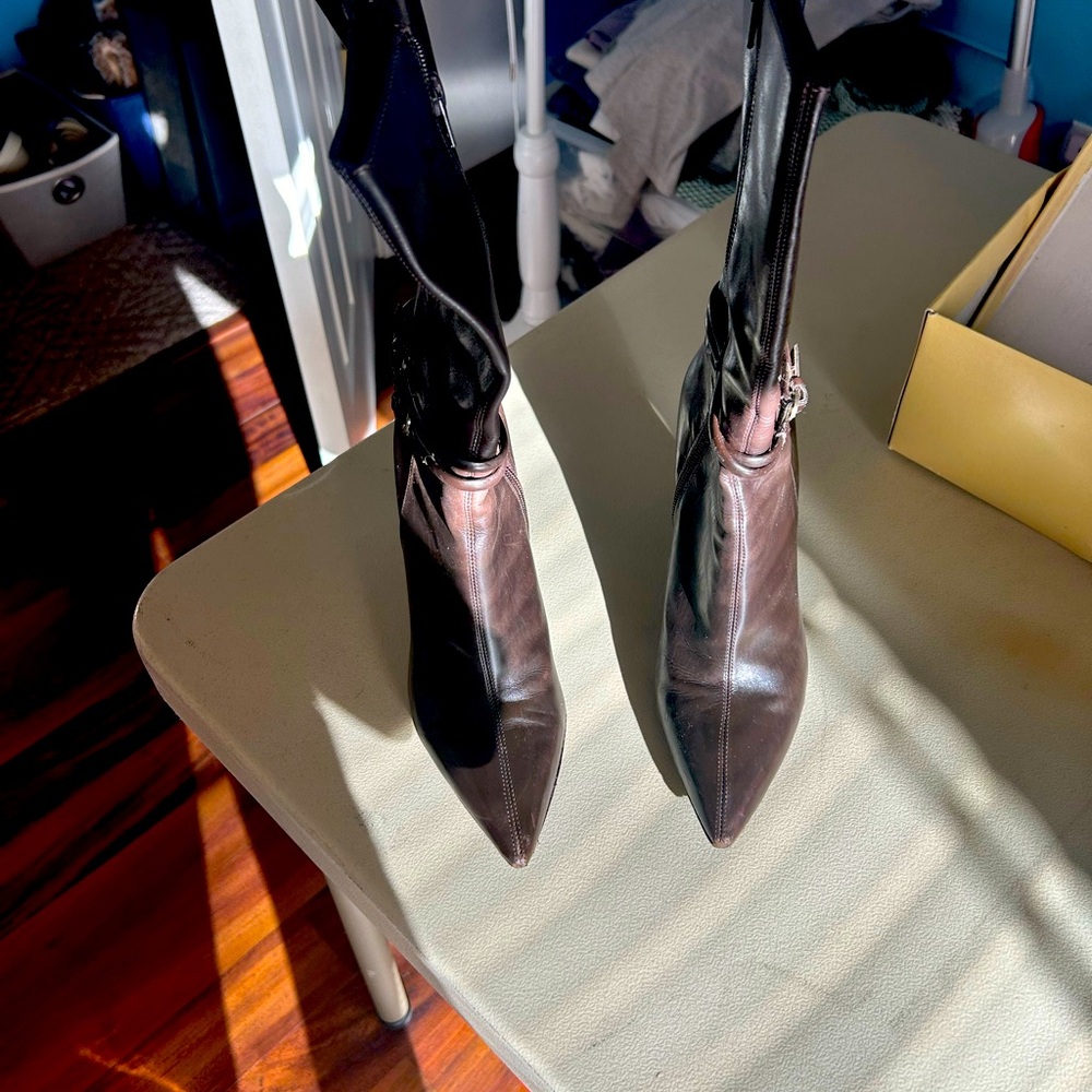 mid-heel point note half boots 
nice detail in outer sides